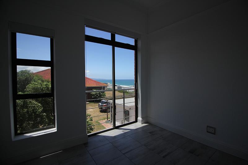 8 Bedroom Property for Sale in Reebok Western Cape